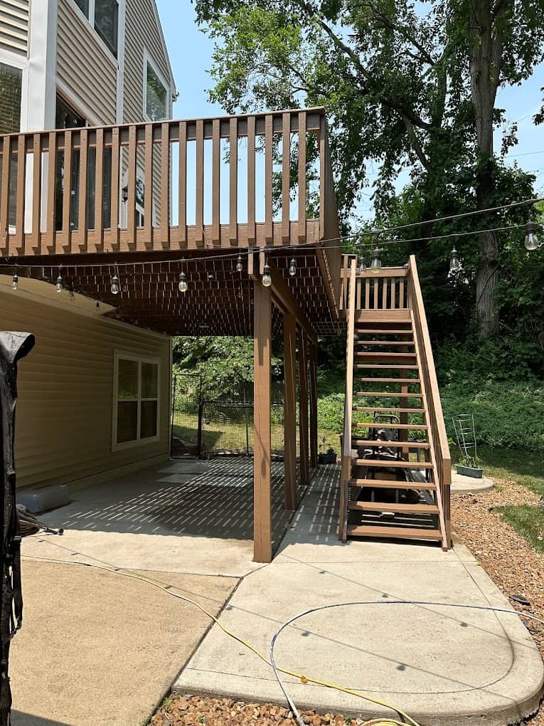 revitalizing outdoor structure through deck painting and staining