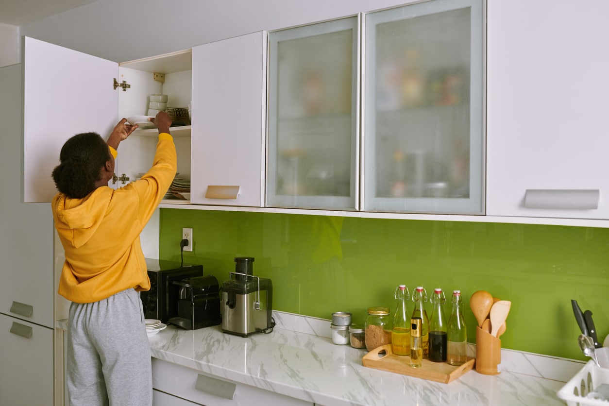 paint inside cabinets